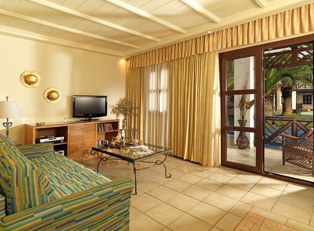 Mitsis Royal Mare Hotel Hersonissos  Exterior photo